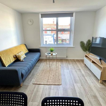 Central, Bright & Spacious Apartment - Parking Included Bornemouth Extérieur photo