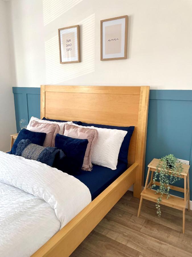 Central, Bright & Spacious Apartment - Parking Included Bornemouth Extérieur photo