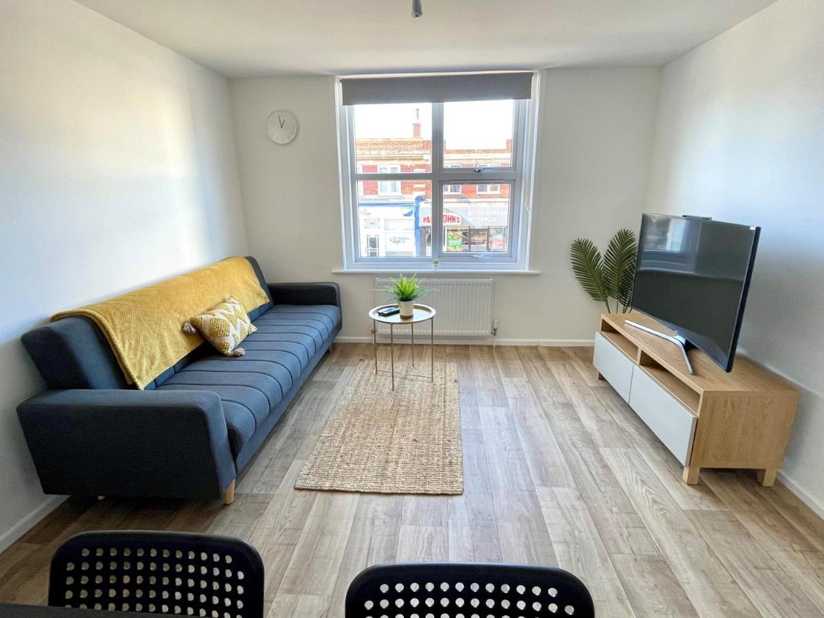 Central, Bright & Spacious Apartment - Parking Included Bornemouth Extérieur photo