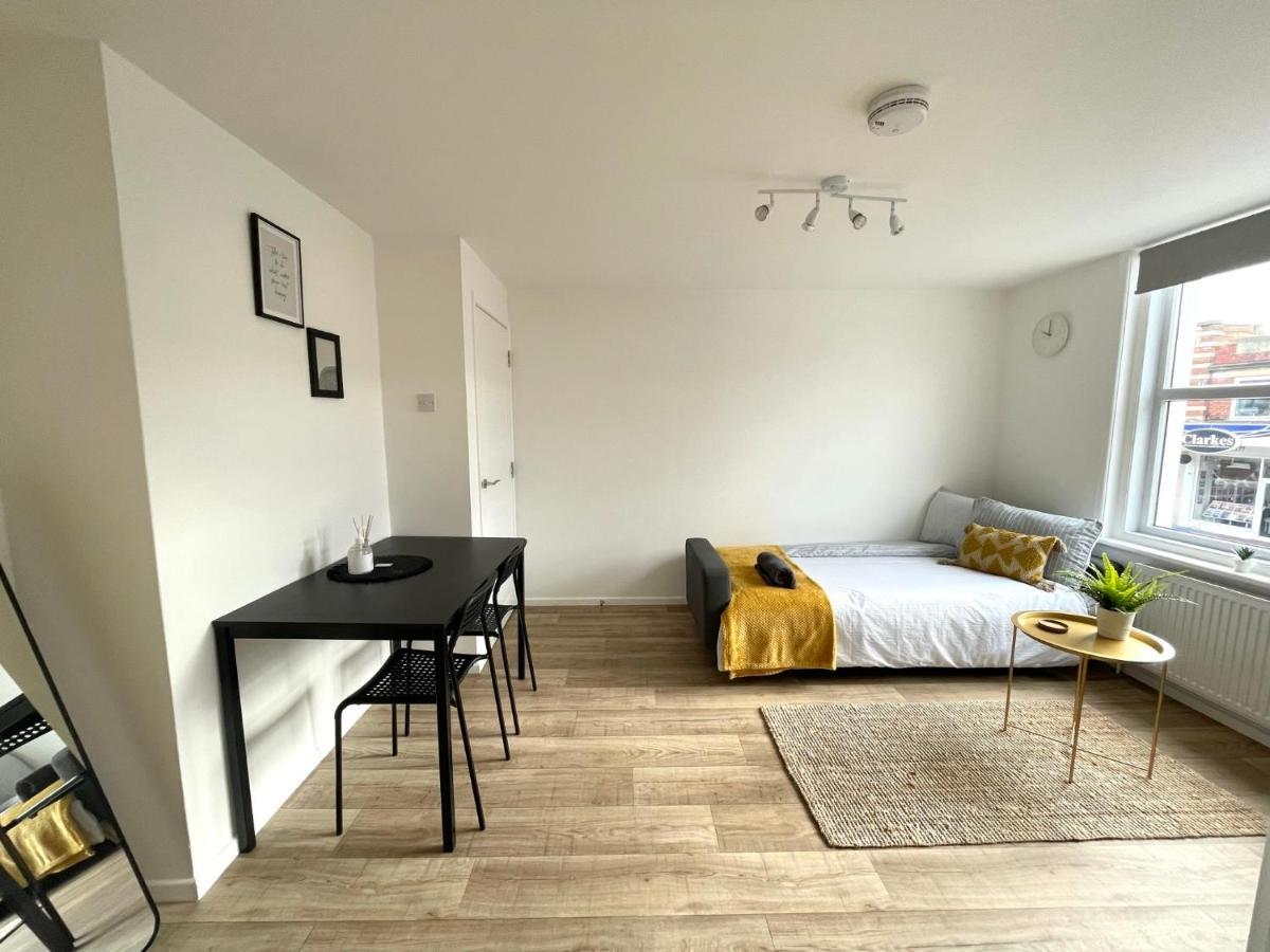 Central, Bright & Spacious Apartment - Parking Included Bornemouth Extérieur photo